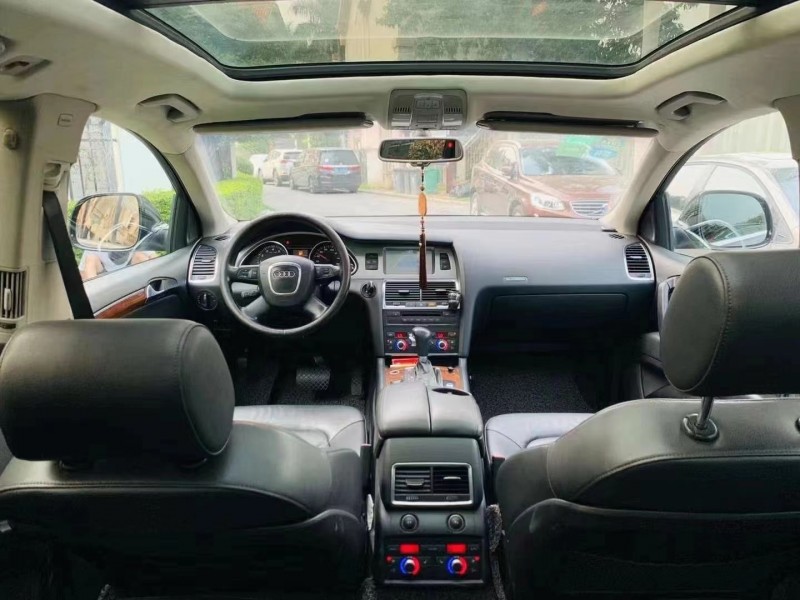 广州09年奥迪Q75