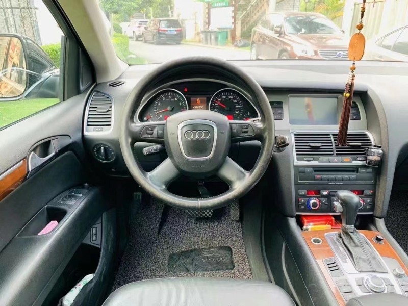 广州09年奥迪Q78