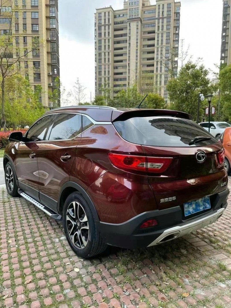 黃山17年東南汽車DX77