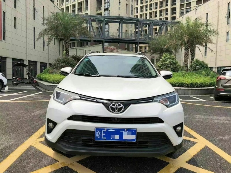 贛州17年豐田RAV4榮放1