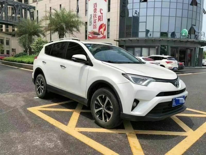贛州17年豐田RAV4榮放3