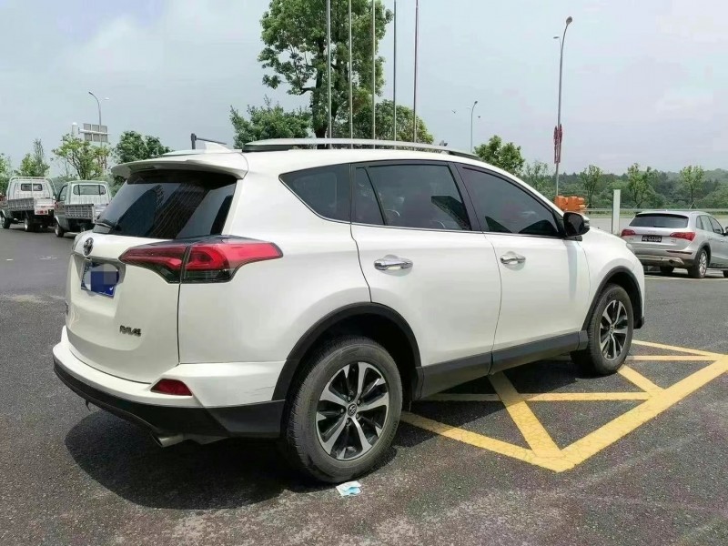贛州17年豐田RAV4榮放7