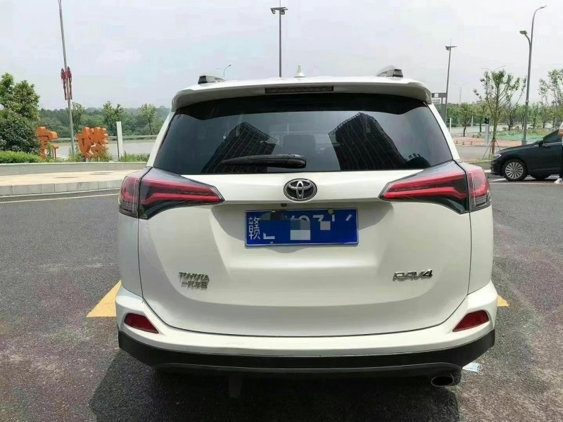贛州17年豐田RAV4榮放9