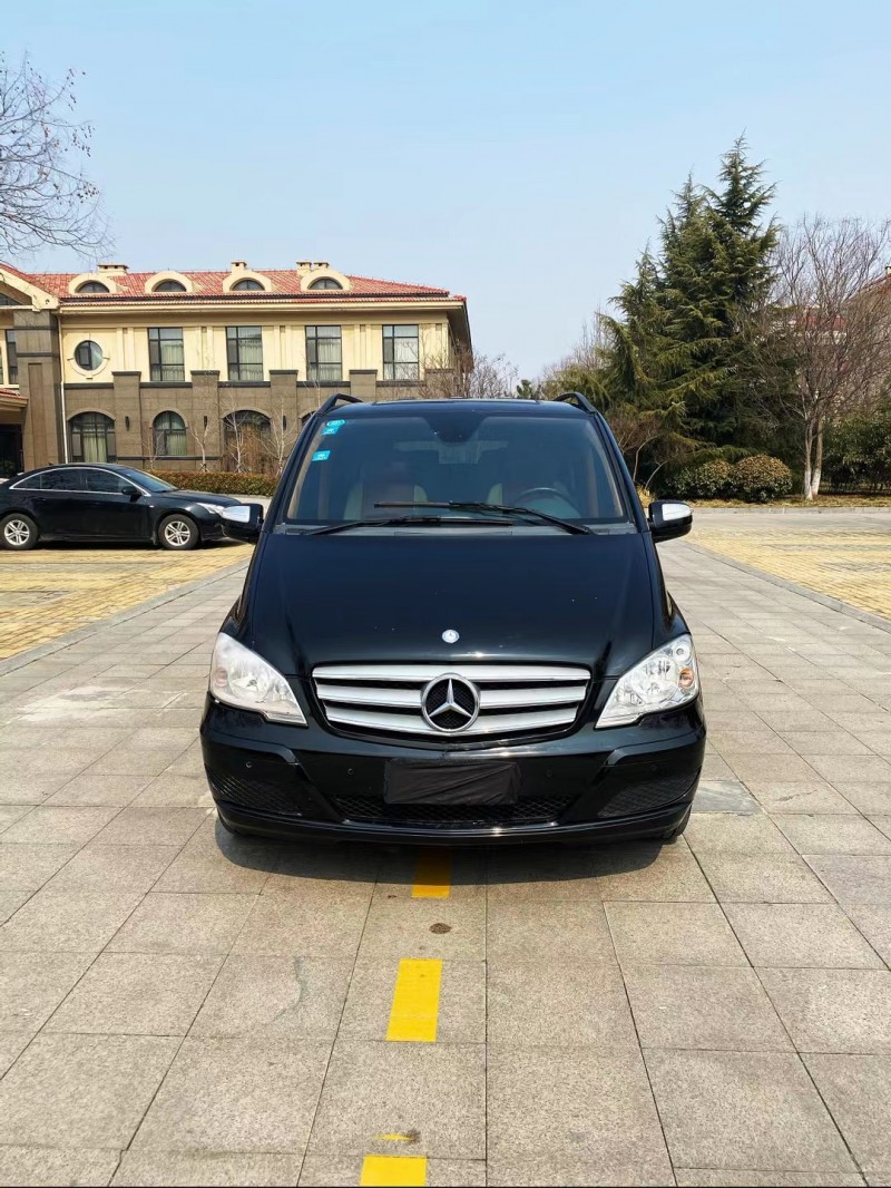 烟台13年奔驰唯雅诺9