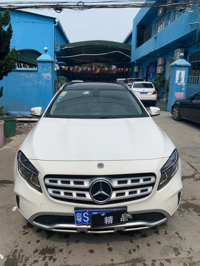 广州18年奔驰GLA9