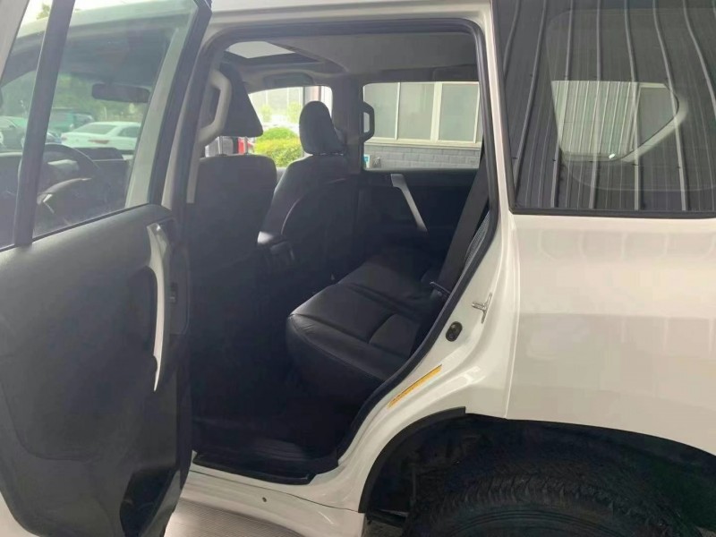 武汉17年丰田普拉多6