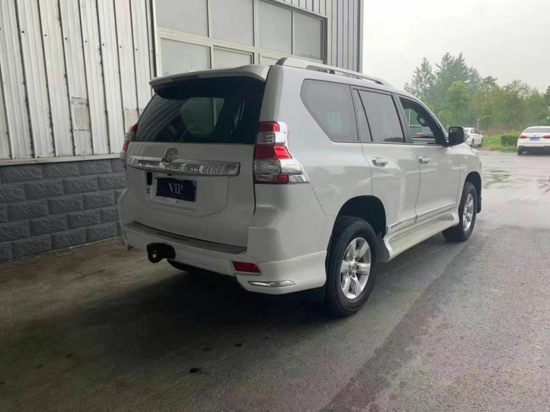 武汉17年丰田普拉多2