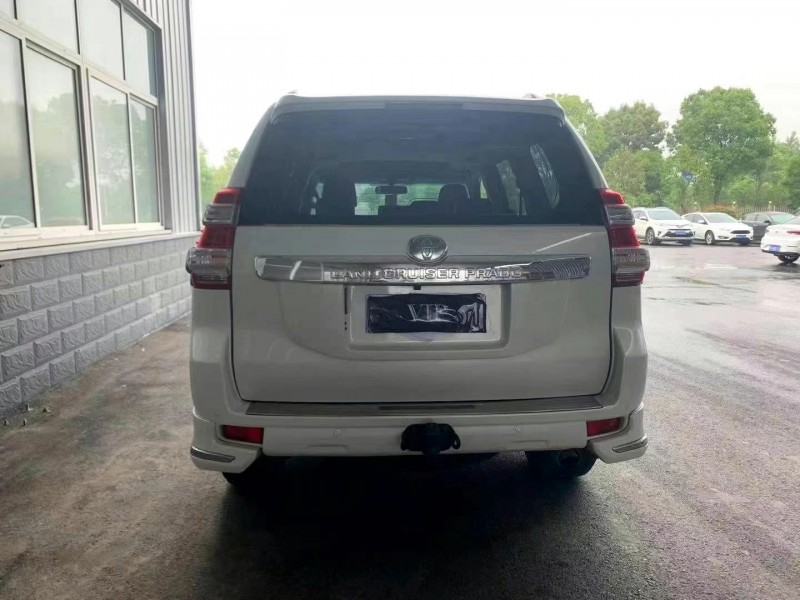 武汉17年丰田普拉多1