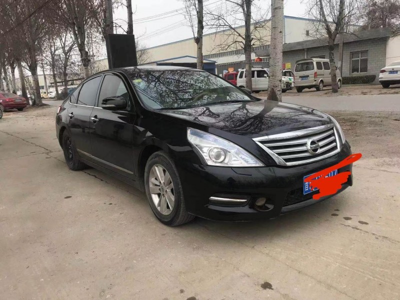 保定12年日产天籁3