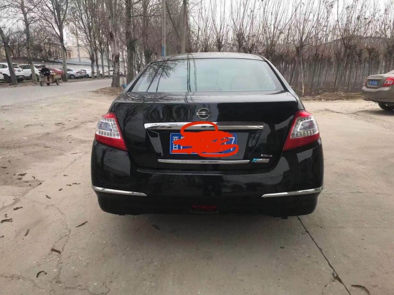 保定12年日产天籁5