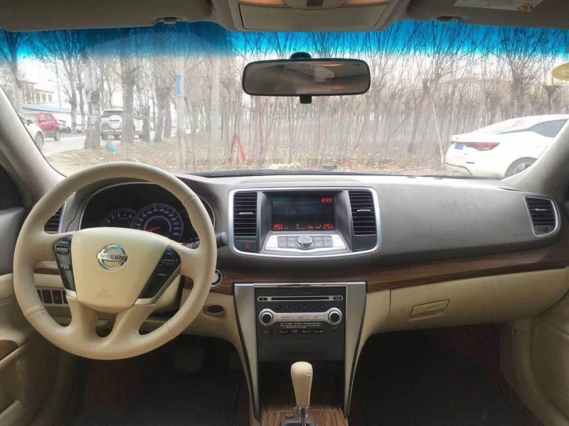 保定12年日产天籁9