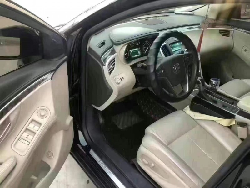 保定15年别克君越9