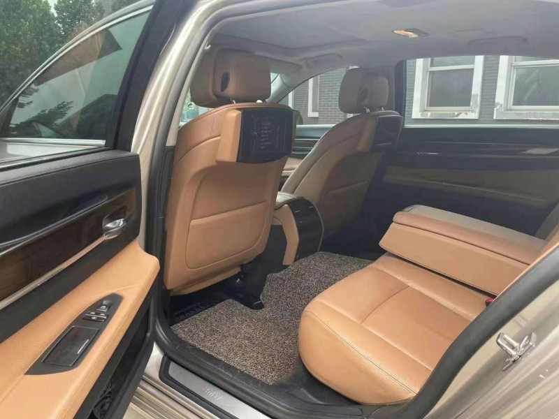 保定10年宝马7系5