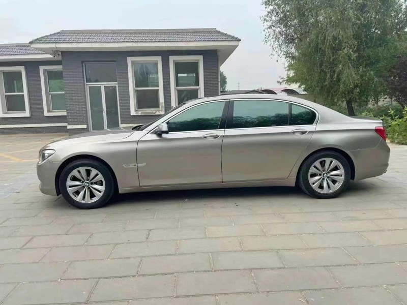 保定10年宝马7系8