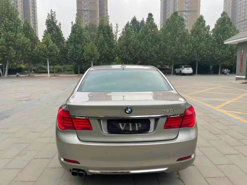保定10年宝马7系9