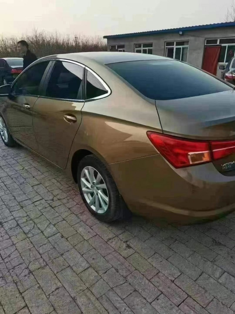 保定17年别克威朗4