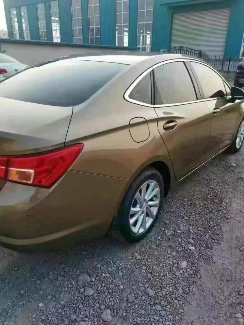 保定17年别克威朗5