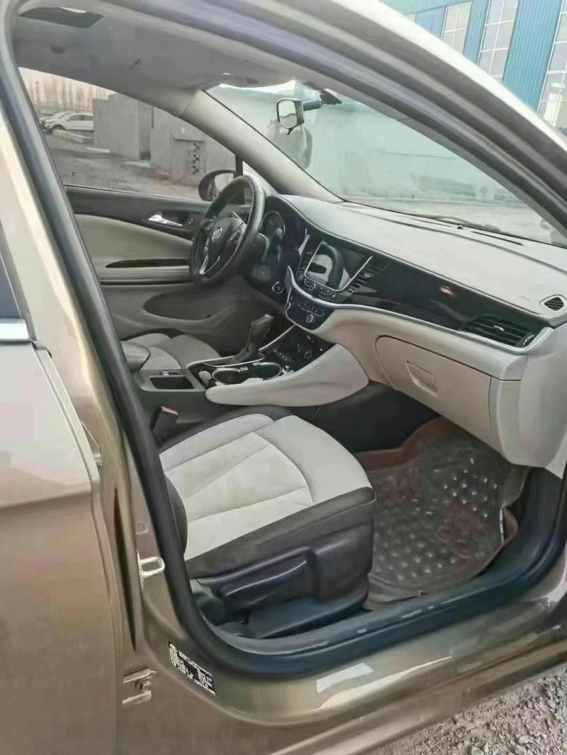 保定17年别克威朗7