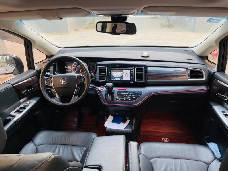 徐州18年本田艾力绅8