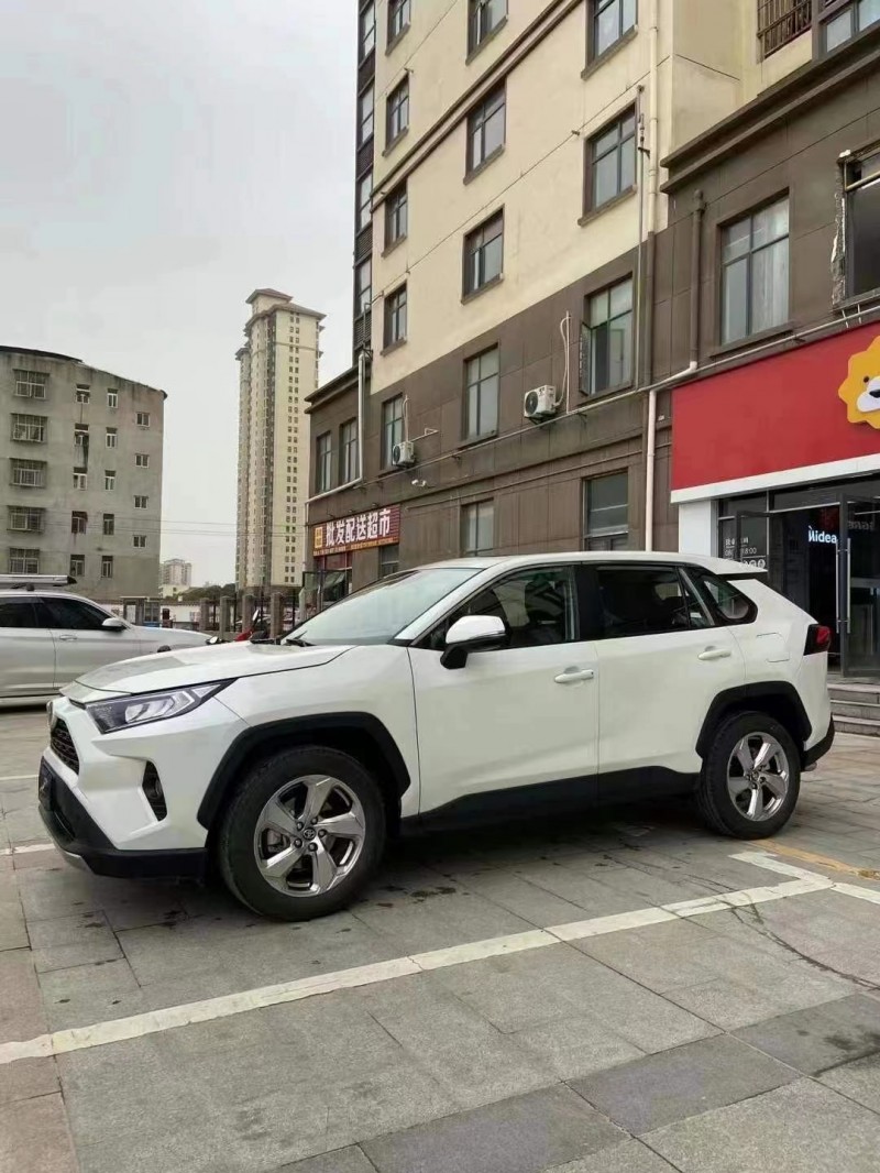 武汉抵押车21年丰田rav4荣放出售