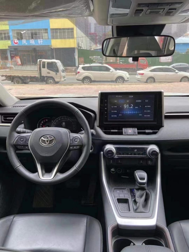 武汉21年丰田RAV4荣放6