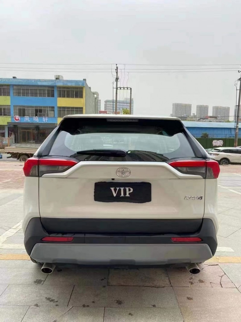 武汉21年丰田RAV4荣放8