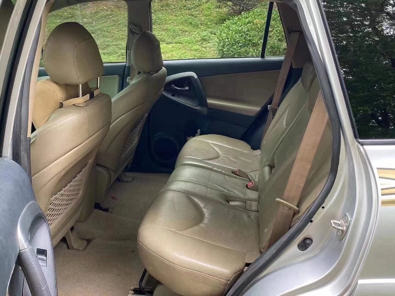 广州13年丰田RAV46