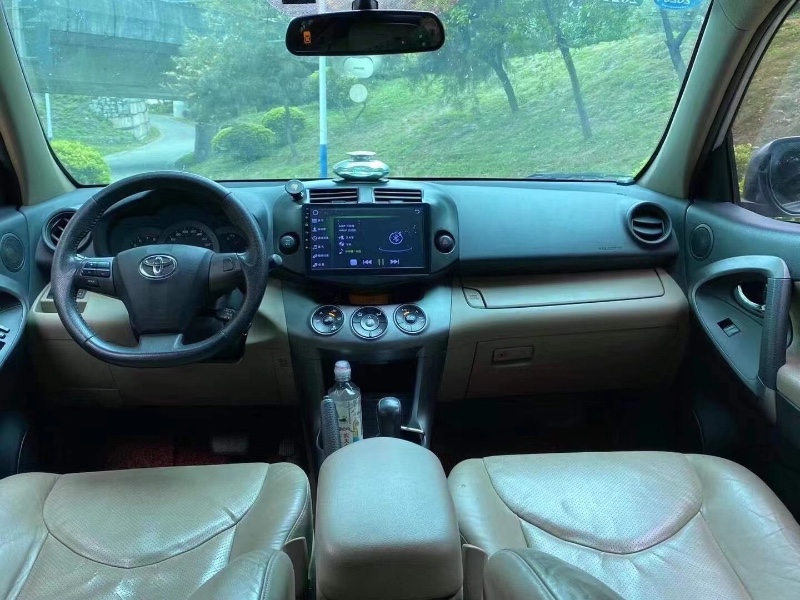 广州13年丰田RAV45