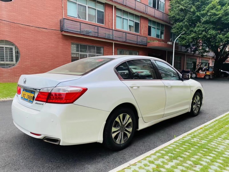 广州16年本田雅阁4