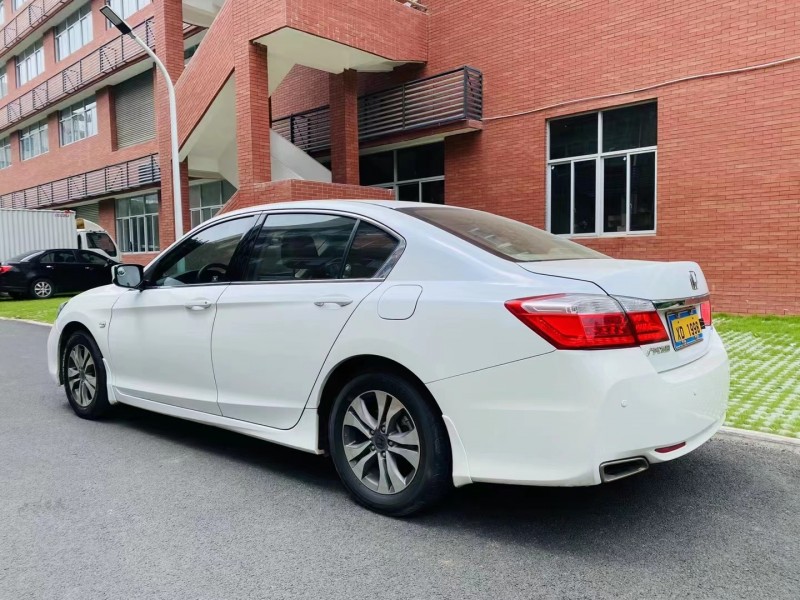 广州16年本田雅阁7