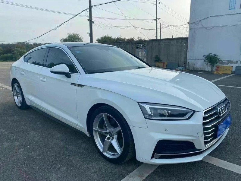 济宁19年奥迪A52