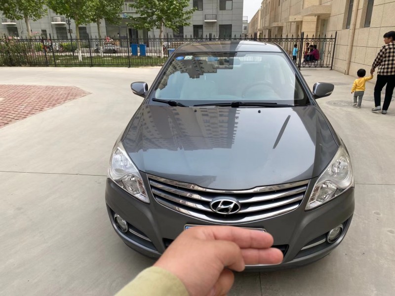 保定12年现代悦动1