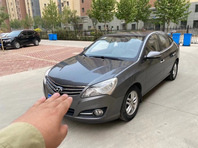 保定12年现代悦动2