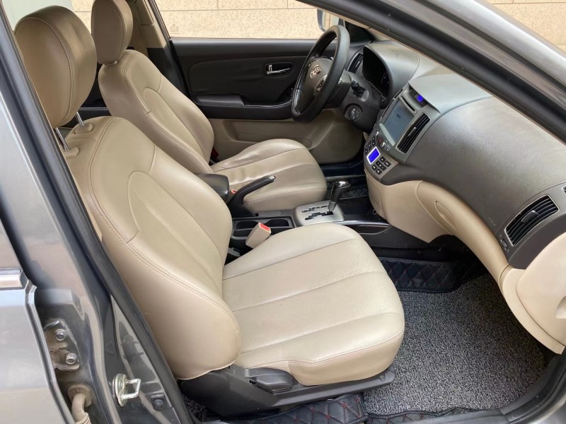 保定12年现代悦动4