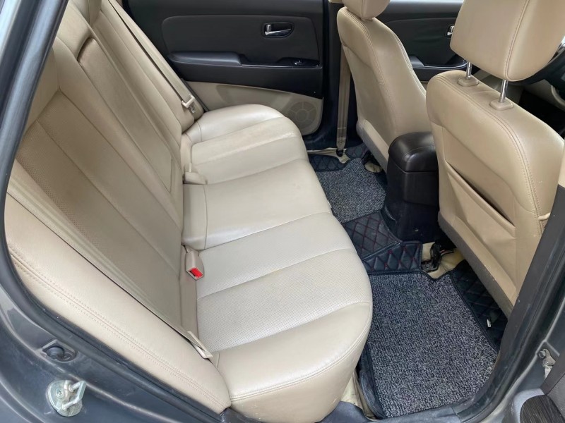 保定12年现代悦动5