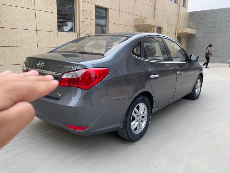 保定12年现代悦动8