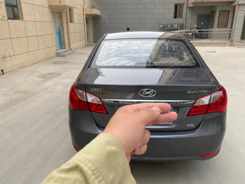 保定12年现代悦动9