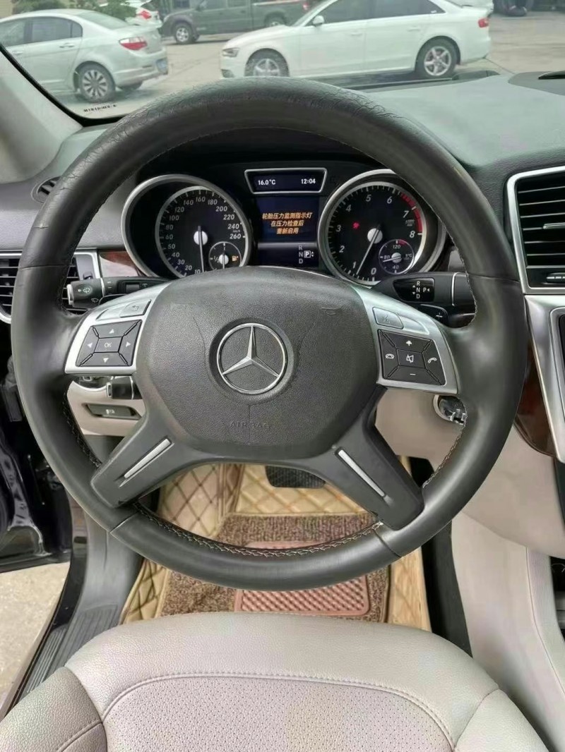 武汉13年奔驰ML6