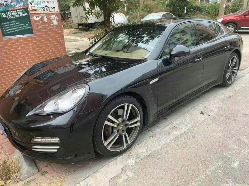 丹東11年保時捷帕拉梅拉4