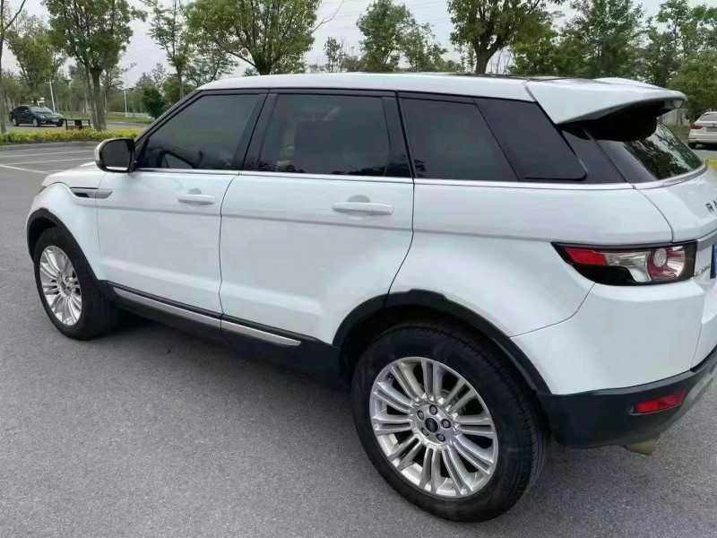 济宁13年路虎极光8