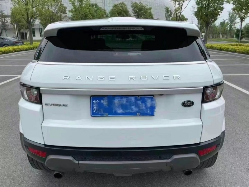 济宁13年路虎极光9