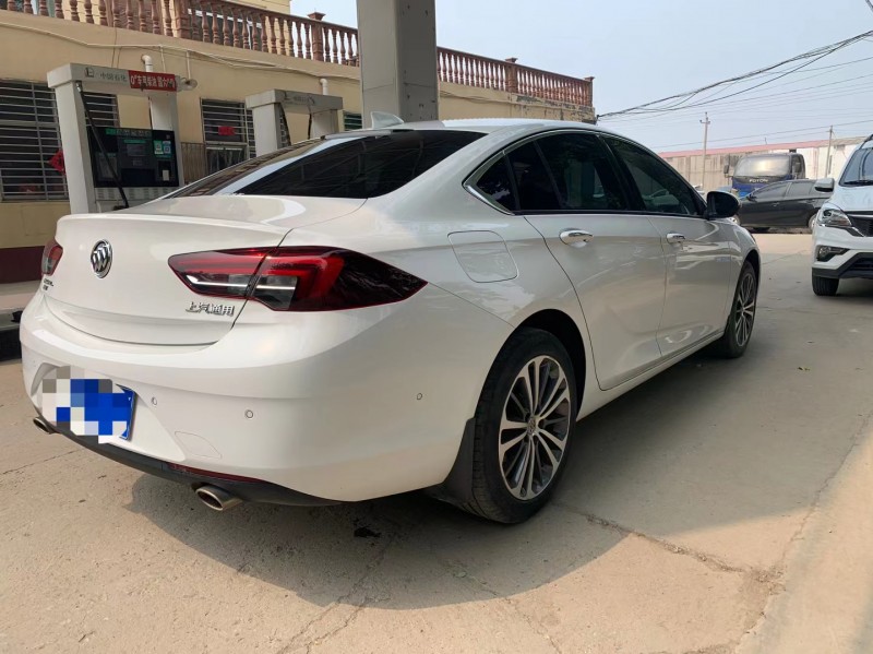 保定18年别克君威5