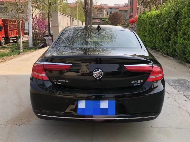 青岛17年别克君越6