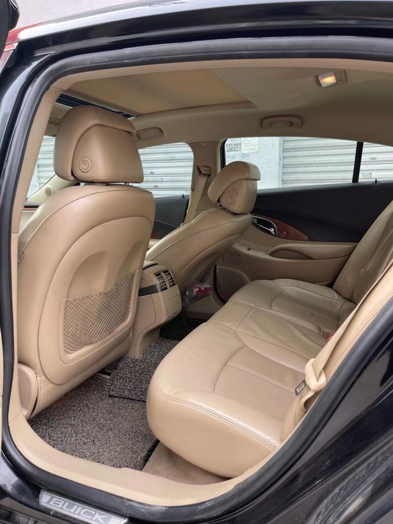 广州12年别克君越8