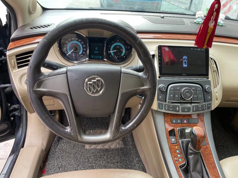 广州12年别克君越9