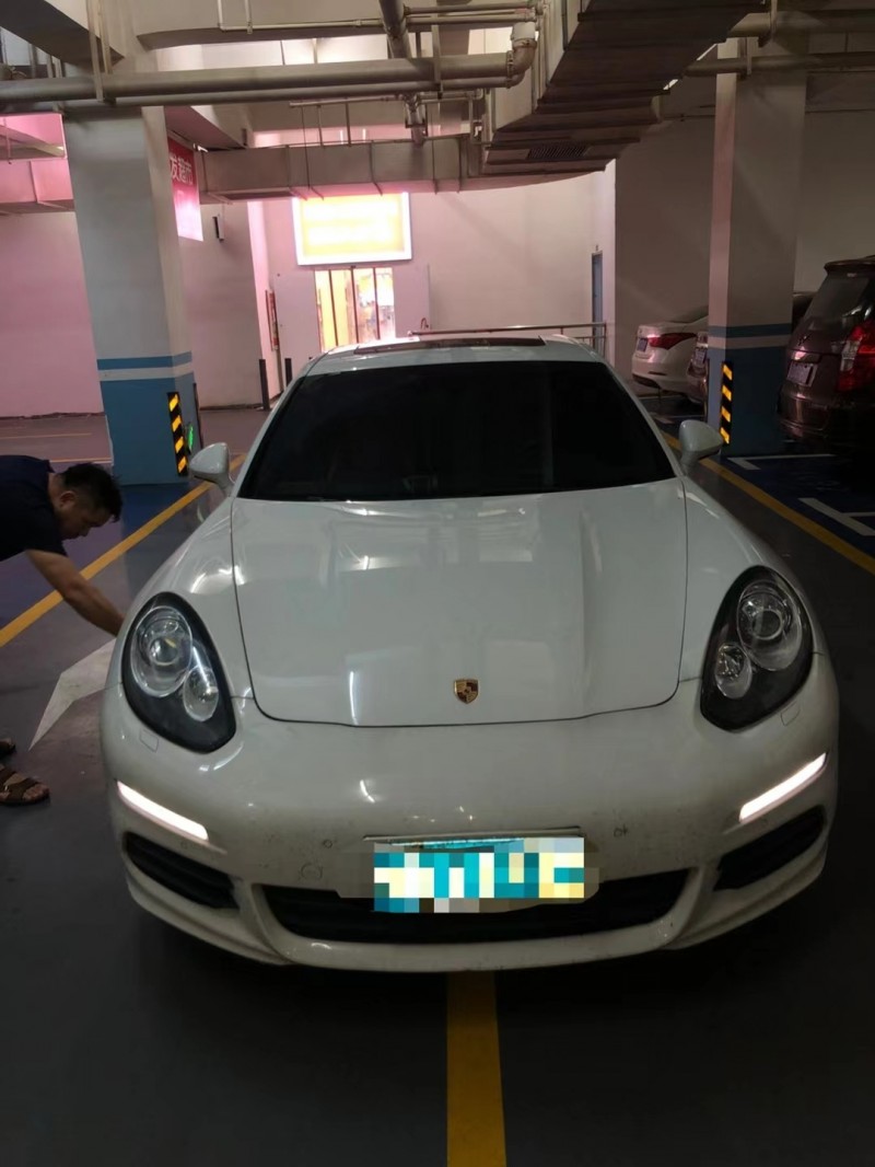 南昌14年保時捷帕拉梅拉9