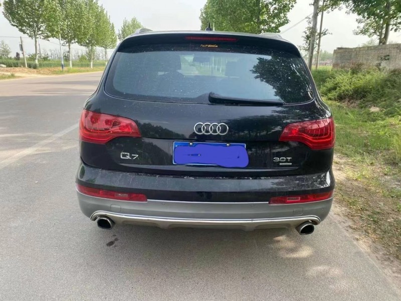 青岛12年奥迪Q74