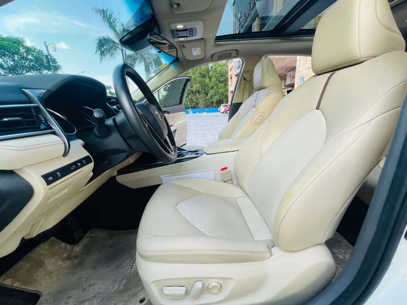 佛山18年丰田凯美瑞5