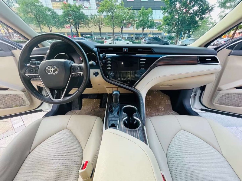 佛山18年丰田凯美瑞3