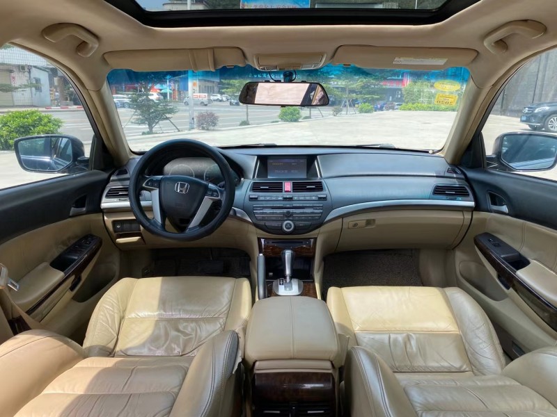 东莞09年本田雅阁6